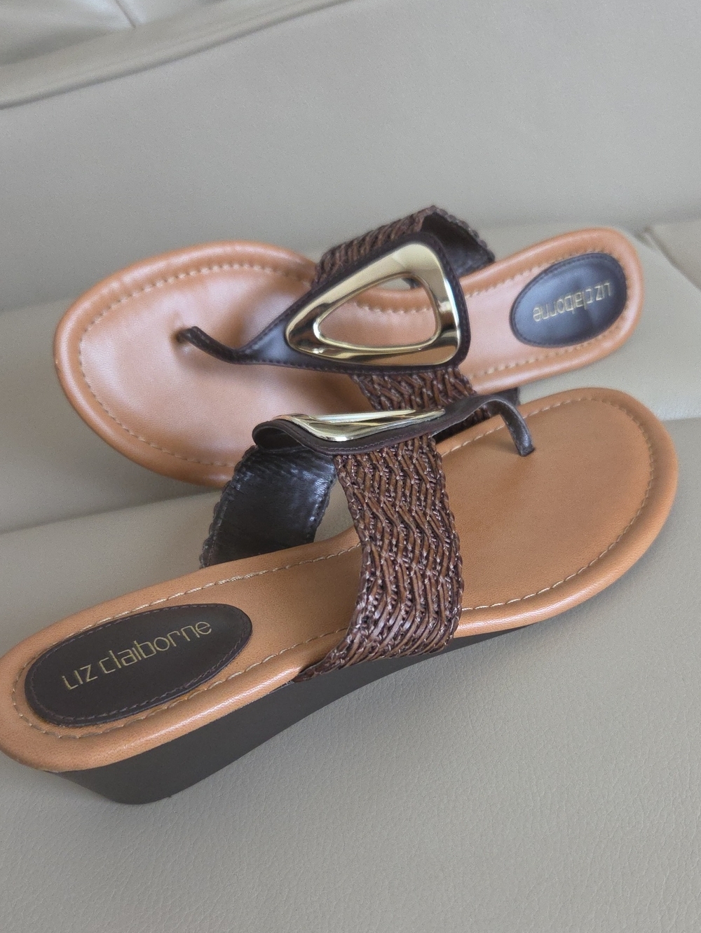 Liz Claiborne Brown Braided Thong Sandals with Gold Accent Size 8.5M